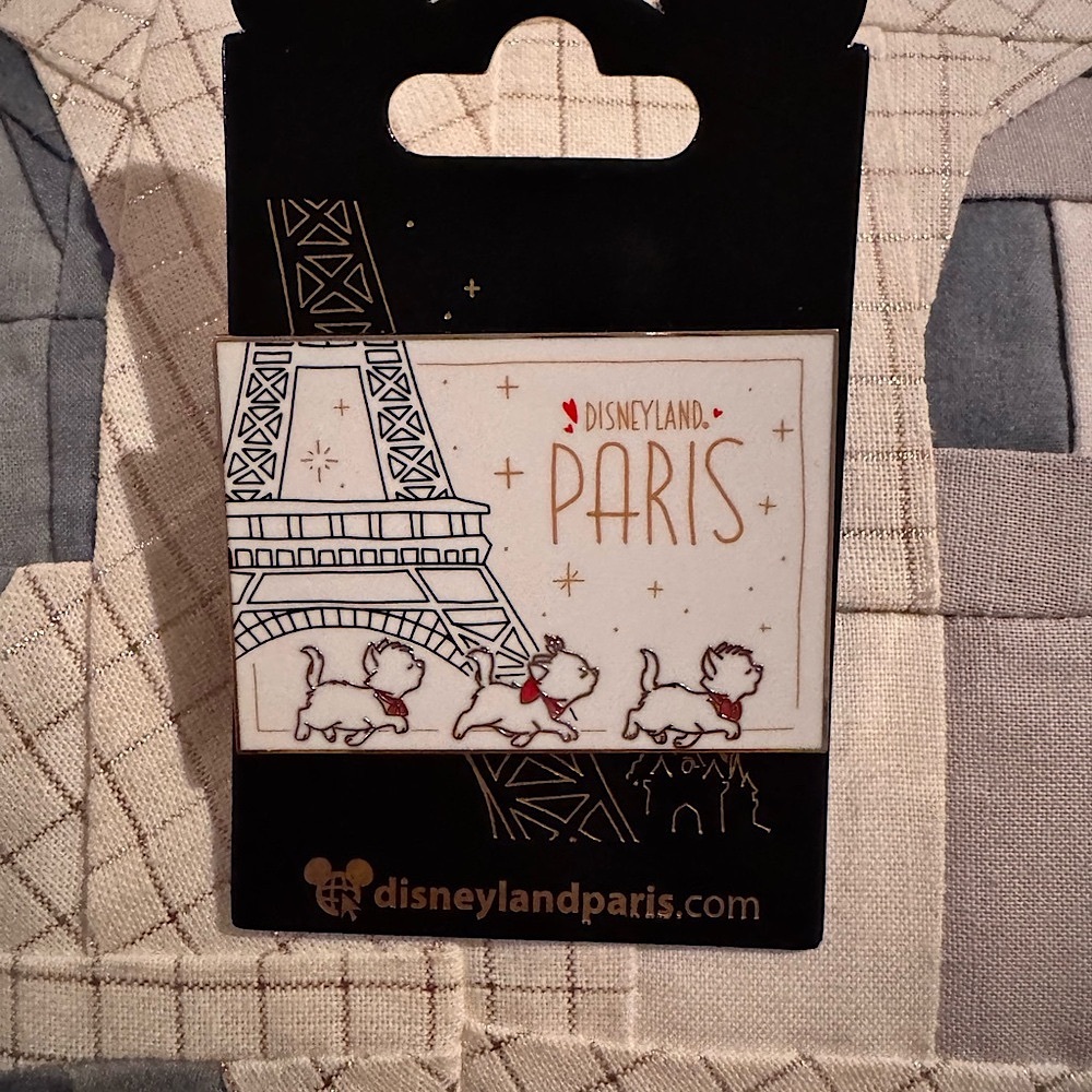 Disneyland Marie Paris Pin with Eiffel Tower